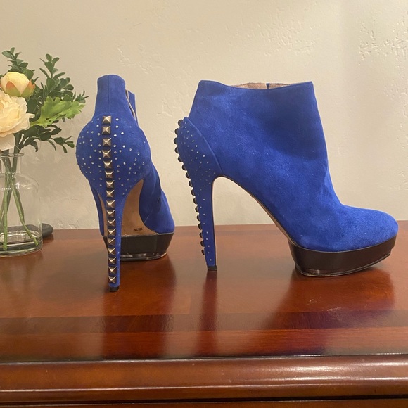 Vince Camuto blue suede booties - Picture 4 of 4
